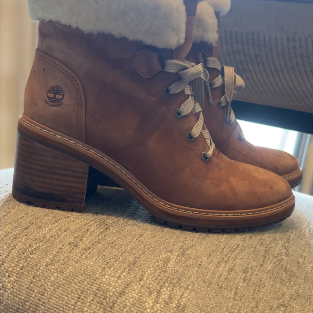 Timberland Women's Brown Heeled Boots with Shearling - Picture 3 of 7